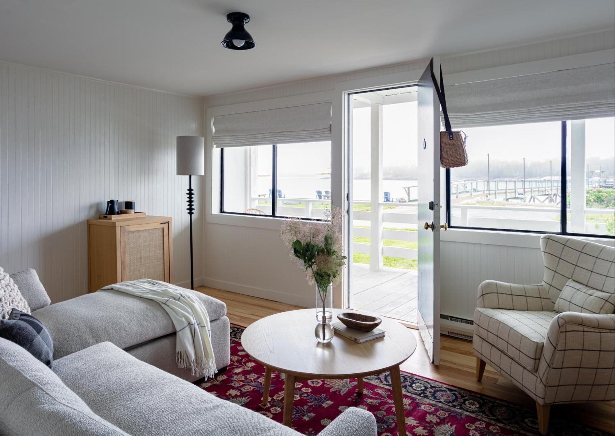 Bluebird Ocean Point Inn Экстерьер фото