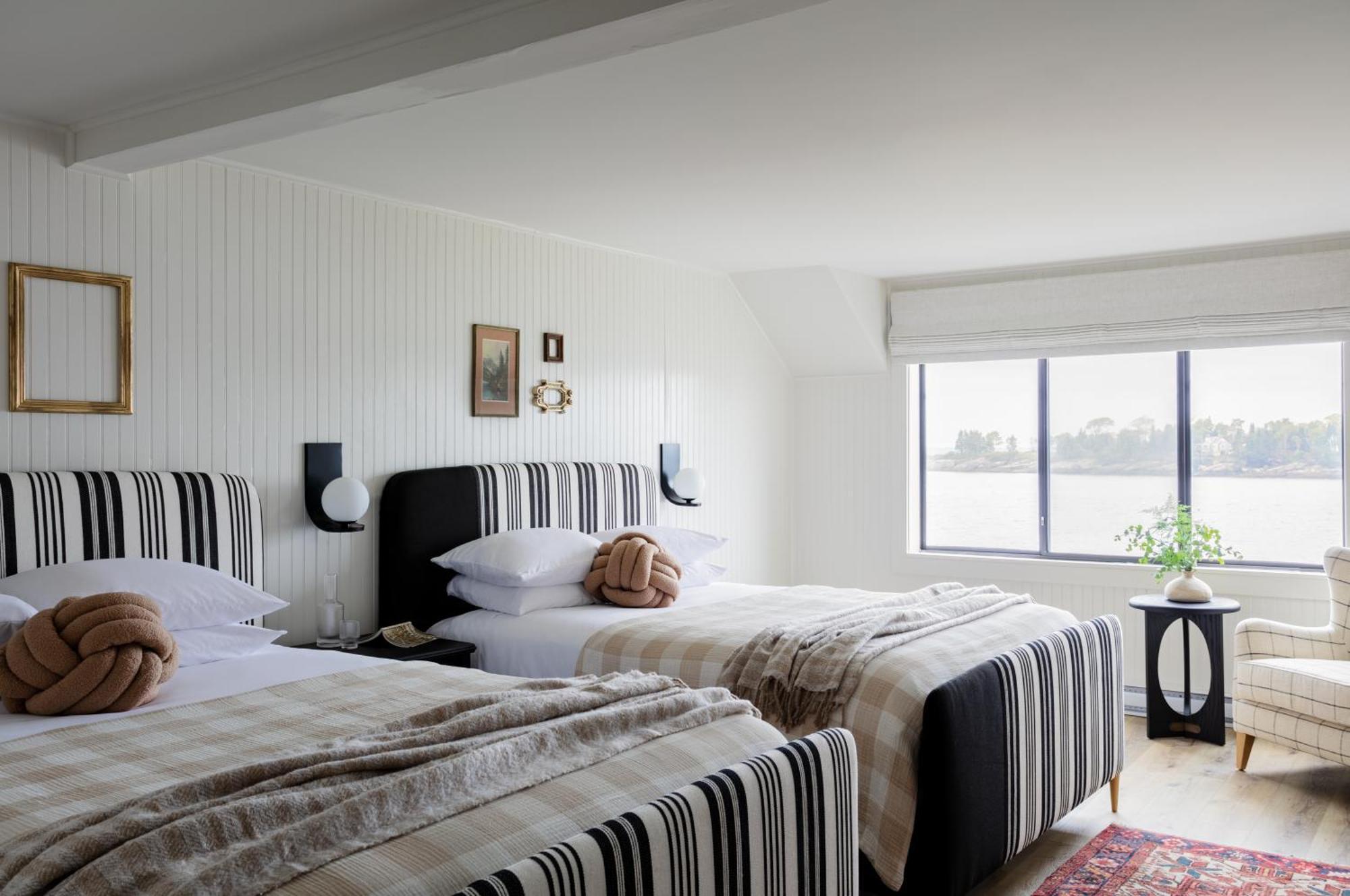 Bluebird Ocean Point Inn Экстерьер фото