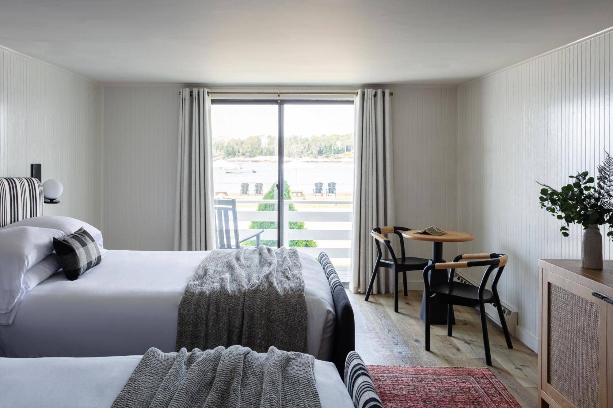 Bluebird Ocean Point Inn Экстерьер фото